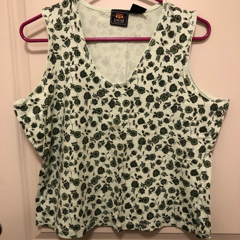 Fun light green flowered tank top